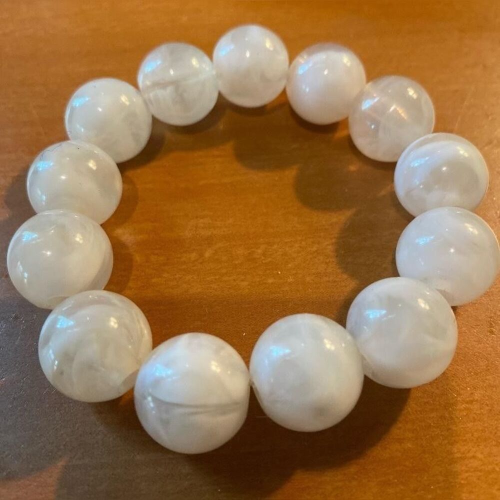 White Beaded Stretch Bracelet Women’s Round Chunky 6.5” Stackable Jewelry